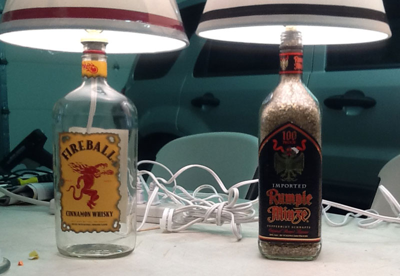 broeden Ambient Monopoly Seven different Bottle Lamps by Chuck for the DIY Show Off | How To Make A Bottle  Lamp